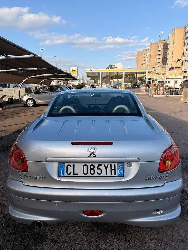 Usata Peugeot 206 CC 109 CV (80 kW) 2004 Argento Cabrio