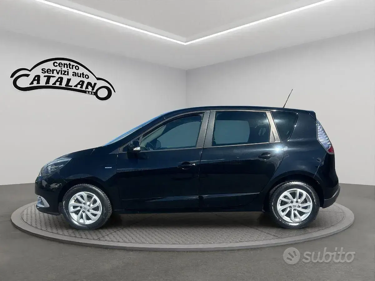 Usata Renault Scénic XMOD 109 CV (80 kW) 2015 Nero Monovolume