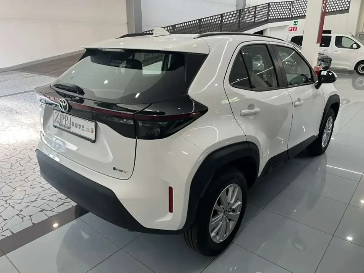 Usata Toyota Yaris Cross Active 92 CV (67 kW) 2025 Bianco SUV