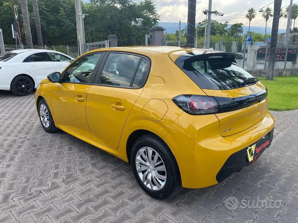 Usata Peugeot 208 Active 75 CV (55 kW) 2023 Giallo Utilitaria
