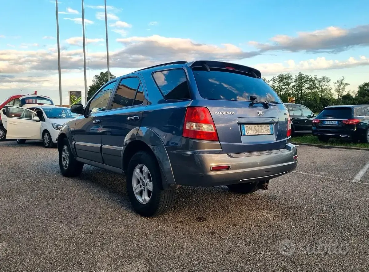 Usata Kia Sorento 140 CV (102 kW) 2003 Grigio SUV