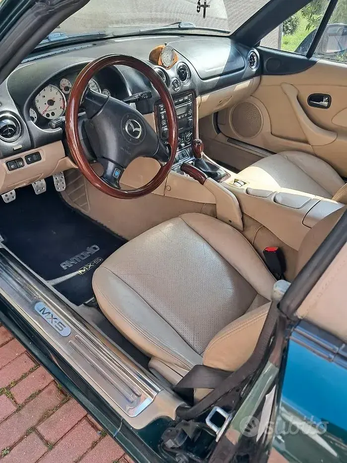 Usata Mazda MX5 146 CV (107 kW) 2004 Verde Cabrio