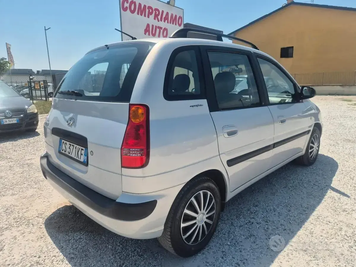 Usata Hyundai Matrix Style 82 CV (60 kW) 2004 Grigio Monovolume