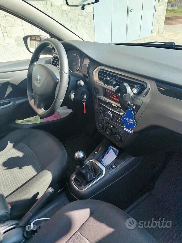 Usata Peugeot 301 82 CV (60 kW) 2018 Blu Berlina