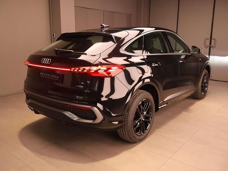 Nuova Audi Q5 Sportback S-Line 204 CV (150 kW) 2026 Nero mythos SUV