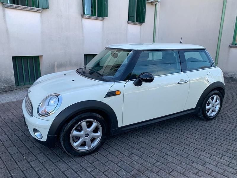 Usata Mini ONE 95 CV (69 kW) 2007 Beige Utilitaria