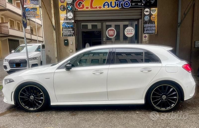 Usata Mercedes A180 AMG 108 CV (79 kW) 2018 Bianco Berlina