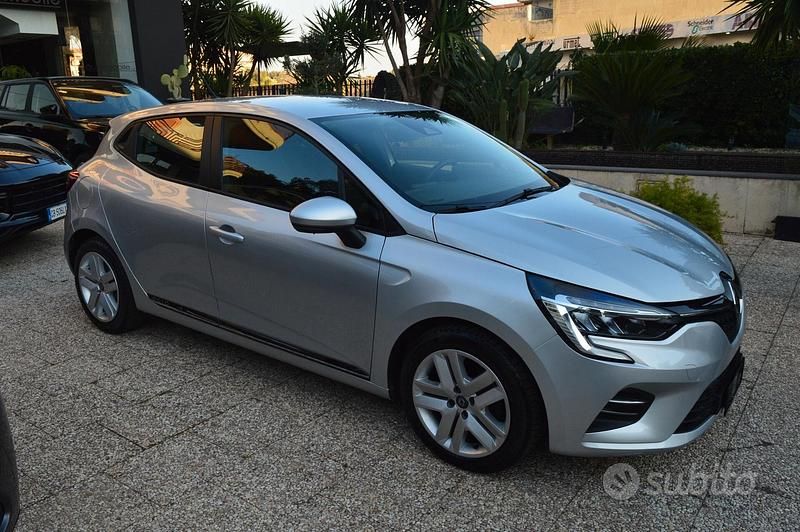 Usata Renault Clio V Business 100 CV (73 kW) 2021 Grigio Berlina