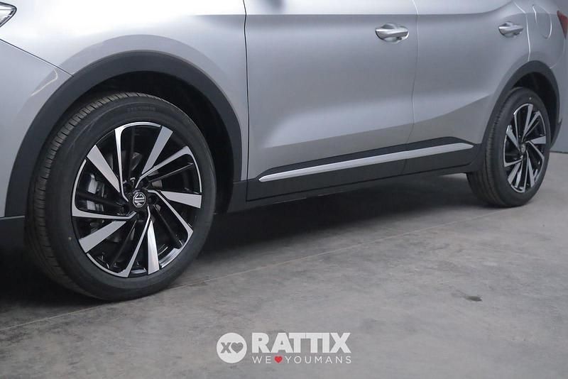 Nuova MG ZS Luxury 102 CV (75 kW) 2025 Argento silver Berlina