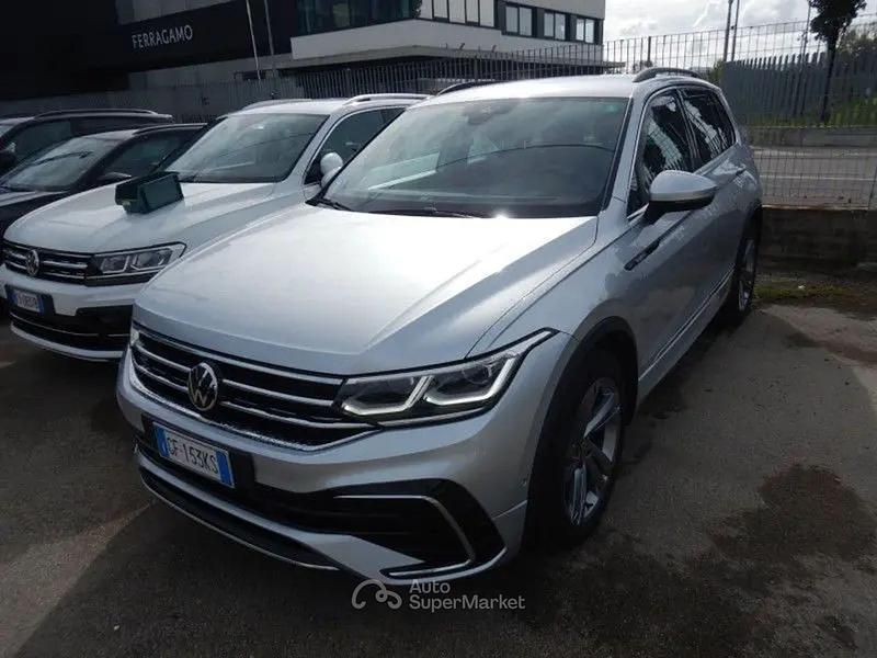 Usata VW Tiguan R-line 150 CV (110 kW) 2021 Argento SUV