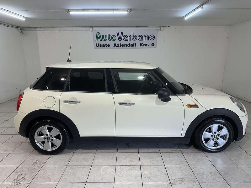 Usata Mini ONE 75 CV (55 kW) 2016 Beige Utilitaria