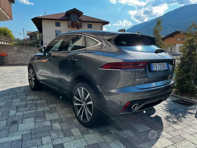 Usata Jaguar E-Pace R-Dynamic 300 CV (220 kW) 2019 Grigio SUV