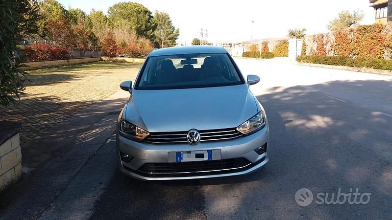 Usata VW Golf Sportsvan 110 CV (80 kW) 2015 Grigio Monovolume