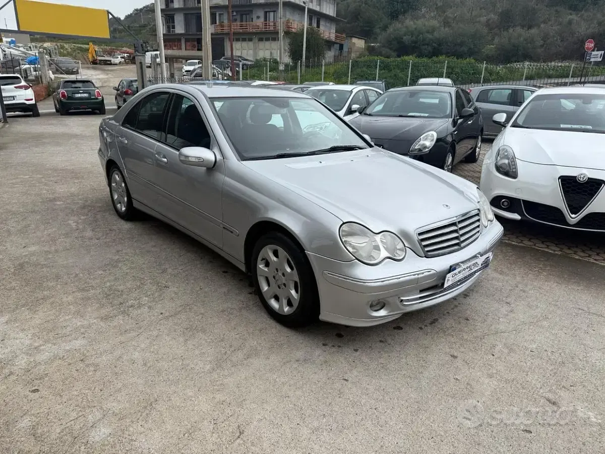 Gebraucht Mercedes C220 Avantgarde 150 PS (110 kW) 2005 Grau Limousine
