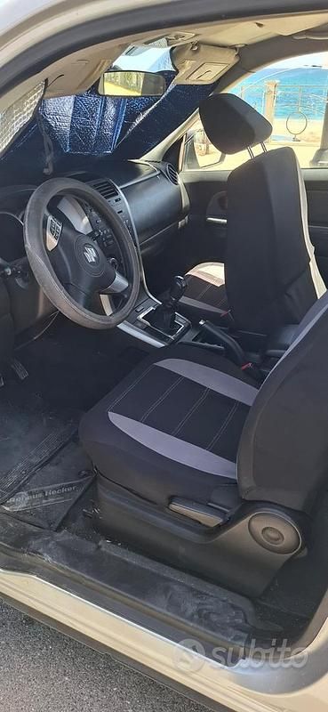 Usata Suzuki Vitara 129 CV (94 kW) 2006 Grigio SUV