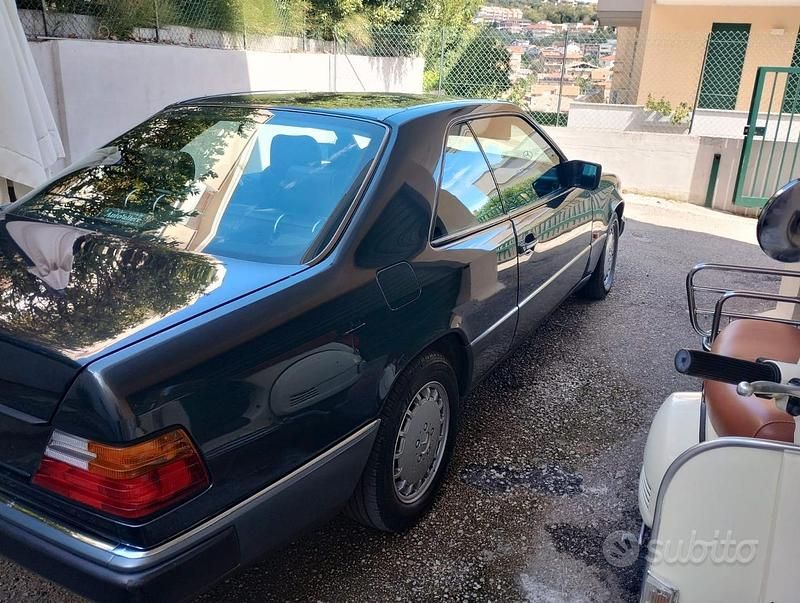 Usata Mercedes 200 122 CV (89 kW) 1991 Grigio Coupé