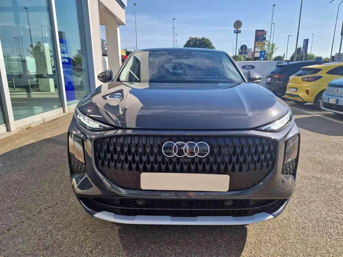Nuova Audi Q3 Advanced 150 CV (110 kW) 2026 Grigio scuro SUV