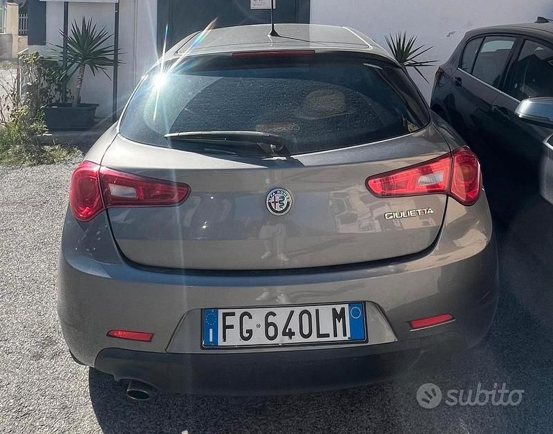 Usata Alfa Romeo Giulietta 120 CV (88 kW) 2016 Grigio Utilitaria