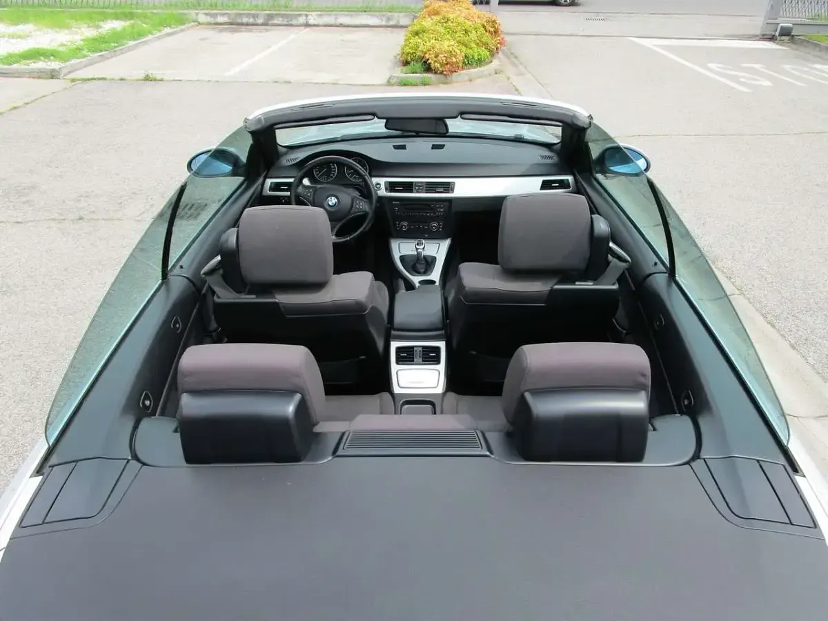 Usata BMW 320 Cabriolet 170 CV (125 kW) 2009 Argento Cabrio