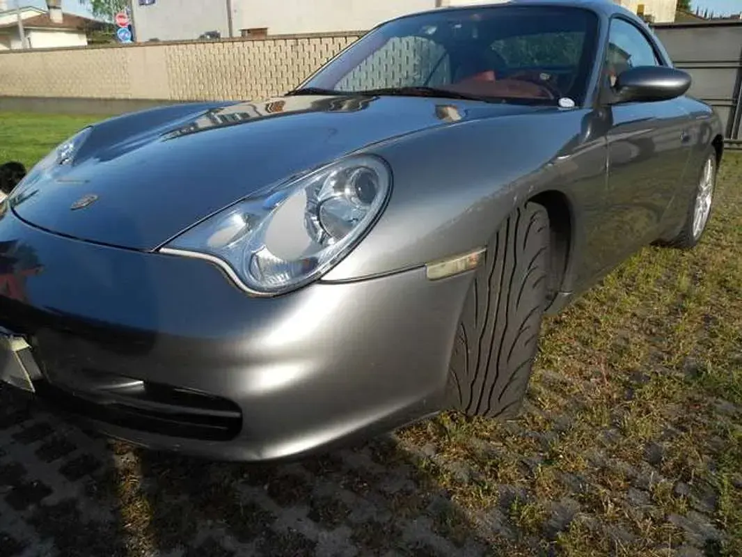 Usata Porsche 911 Carrera Cabriolet 320 CV (235 kW) 2002 Grigio Cabrio