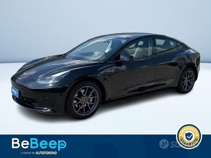 Usata Tesla Model 3 Standard Range Plus 235 kW (320 CV) 2023 Nero metallizzato Berlina