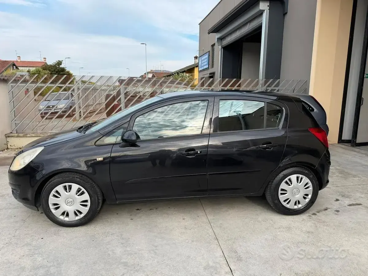 Usata Opel Corsa Cosmo 80 CV (58 kW) 2007 Nero Utilitaria