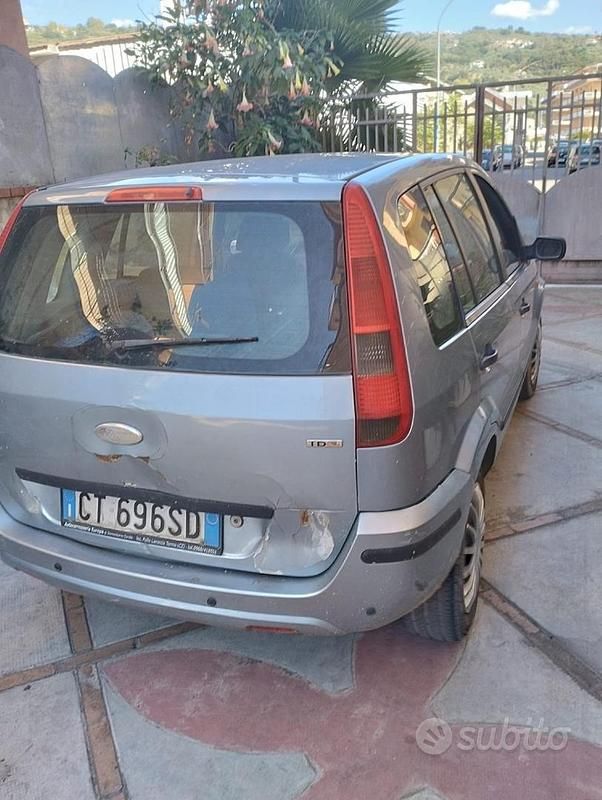 Usata Ford Fusion 68 CV (50 kW) 2006 Blu Berlina