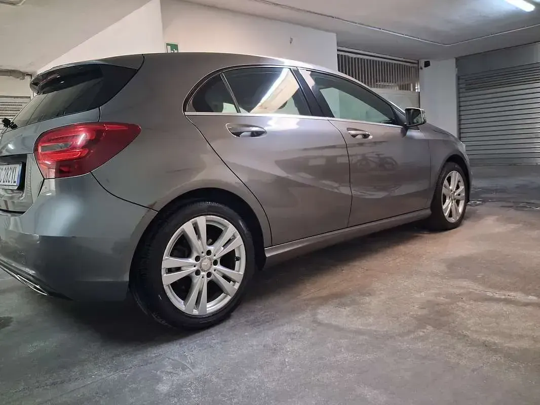 Usata Mercedes A180 Premium 109 CV (80 kW) 2016 Berlina