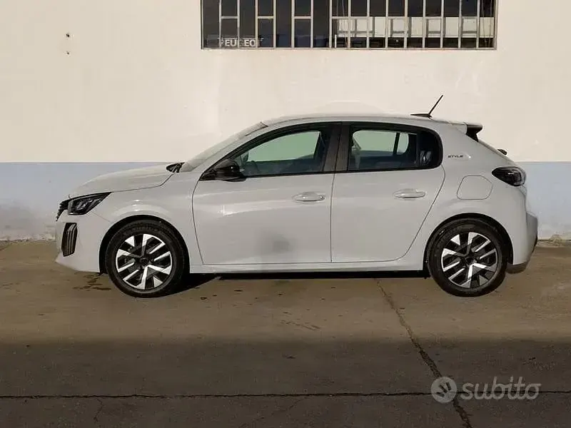 Ny Peugeot 208 Style 101 HK (74 kW) 2025 Hvid Hatchback