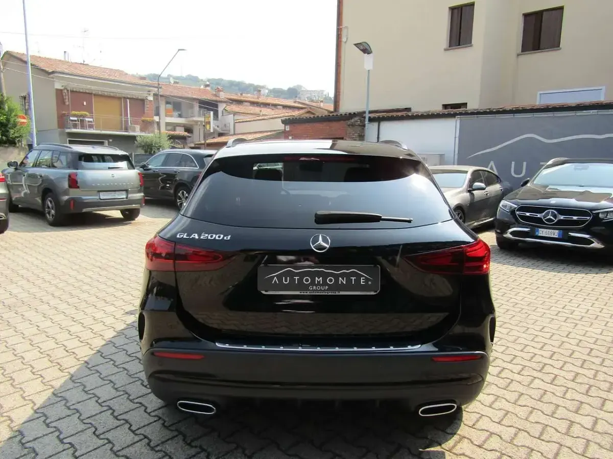 Usata Mercedes GLA200 AMG Line Premium 150 CV (110 kW) 2023 Nero cosmo SUV