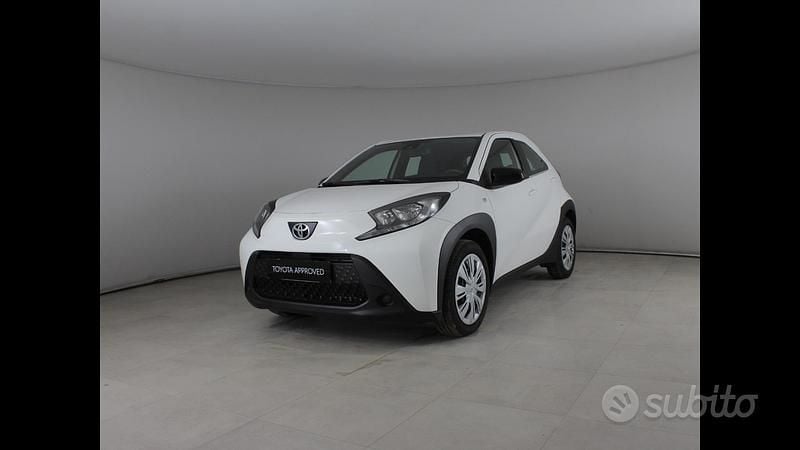 Usata Toyota Aygo X Active 72 CV (52 kW) 2025 Bianco SUV