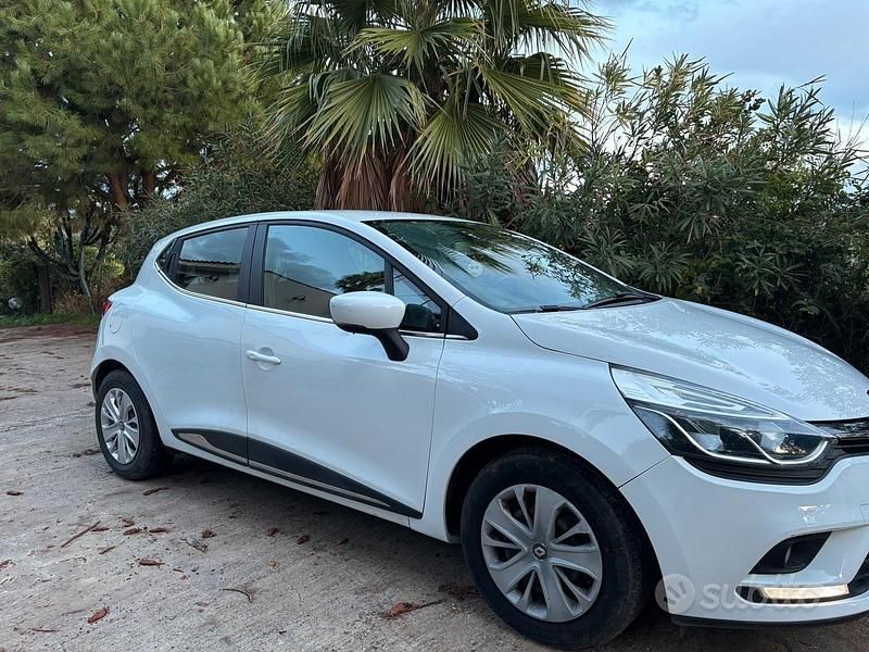 Usata Renault Clio IV 75 CV (55 kW) 2016 Bianco Utilitaria