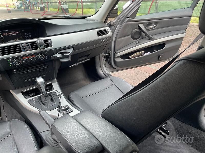 Usata BMW 320 184 CV (135 kW) 2011 Grigio Station wagon