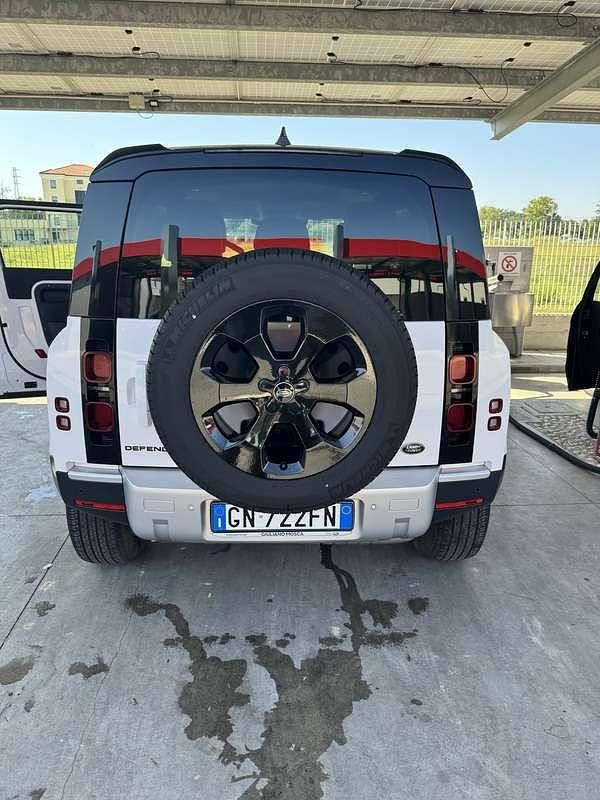 Usata Land Rover Defender SE 200 CV (147 kW) 2023 SUV