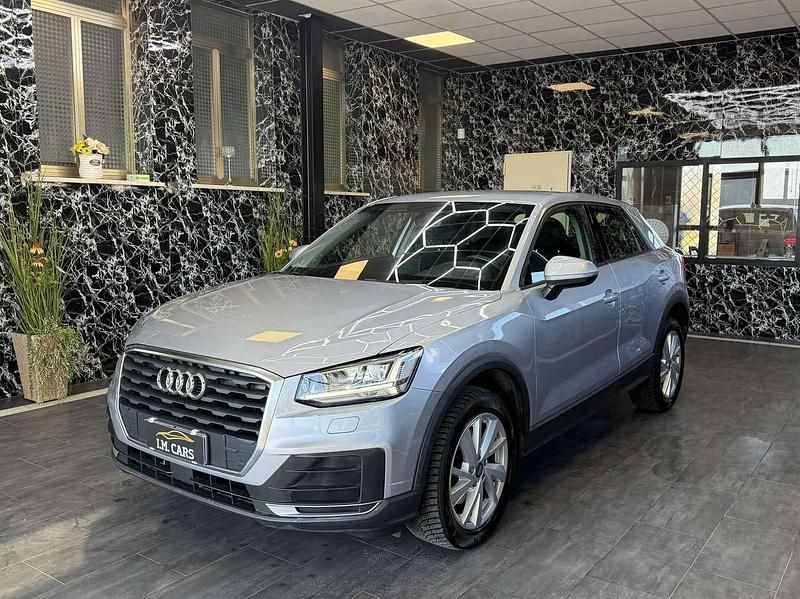 Usata Audi Q2 Business 116 CV (85 kW) 2016 Argento SUV