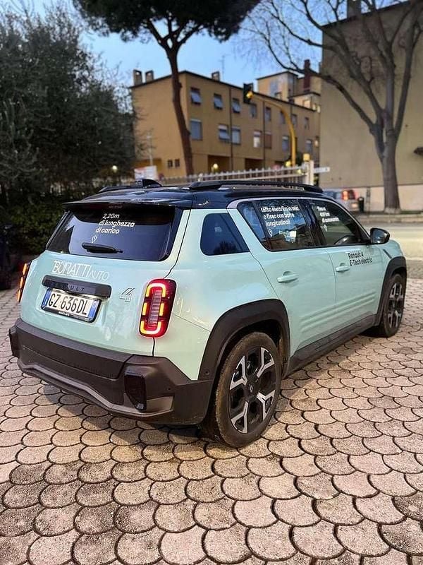 Usata Renault R4 Komfort 77 kW (106 CV) 2025 Blu/azzurro Utilitaria