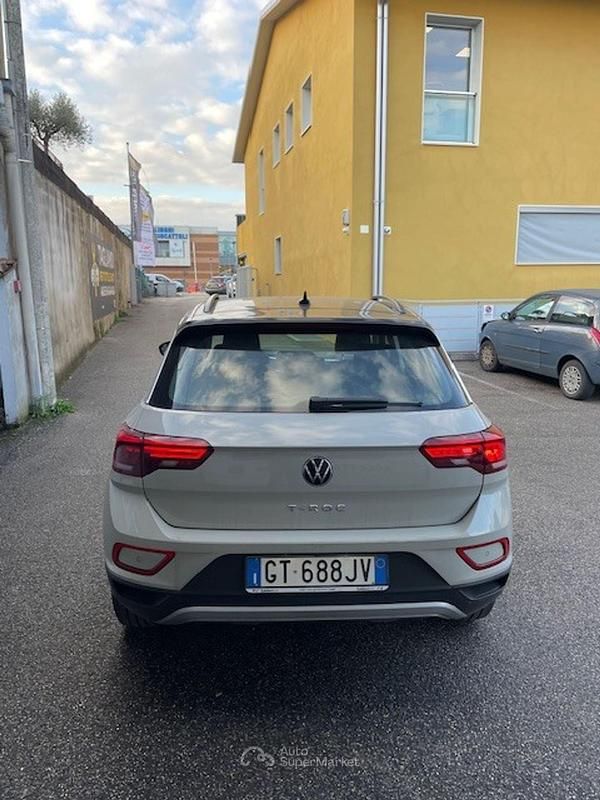 Usata VW T-Roc 110 CV (80 kW) 2024 Beige SUV