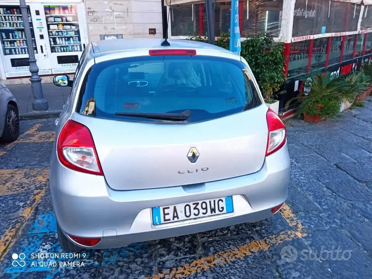 Usata Renault Clio 47 CV (34 kW) 2011 Grigio Berlina
