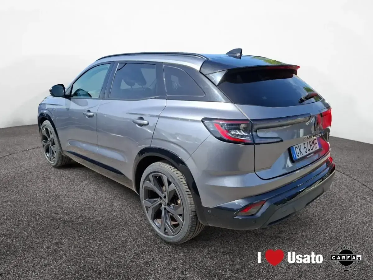 Usata Renault Clio Techno 200 CV (147 kW) 2023 Grigio Utilitaria