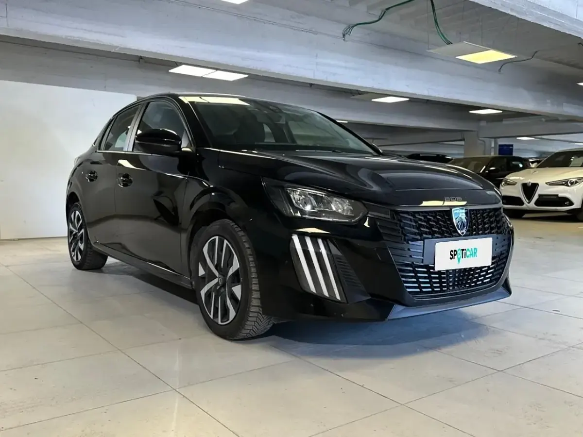 Usata Peugeot 208 Active 75 CV (55 kW) 2024 Nero Utilitaria