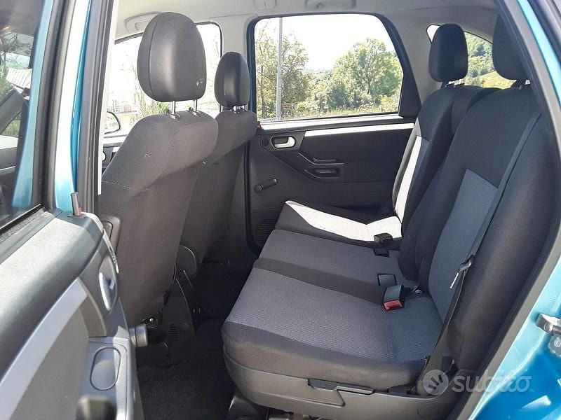 Usata Opel Meriva Enjoy 101 CV (74 kW) 2004 Blu Monovolume