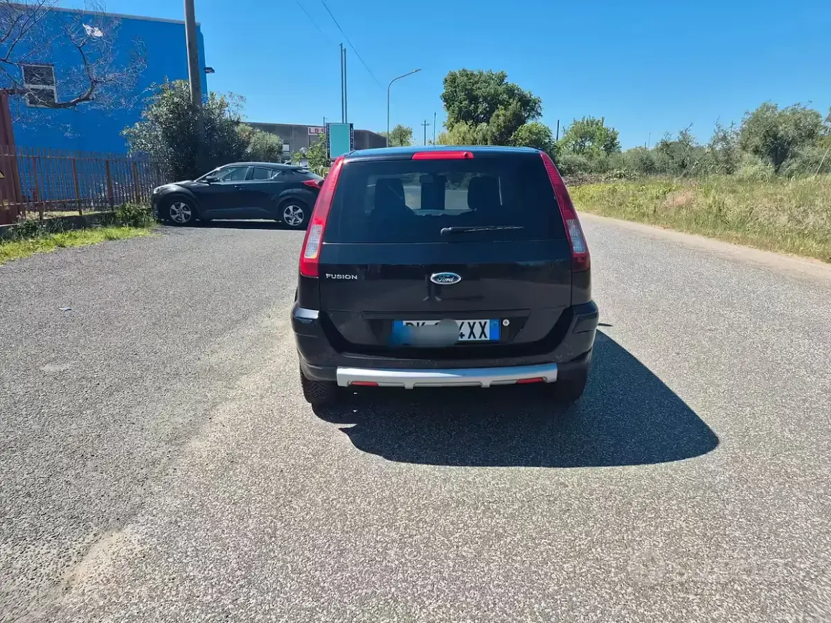 Usata Ford Fusion Collection 80 CV (58 kW) 2007 Nero Utilitaria