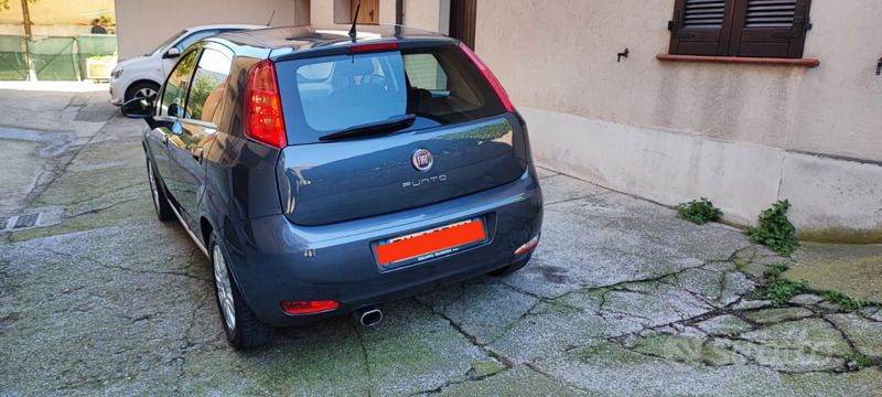 Usata Fiat Punto Lounge 69 CV (50 kW) 2017 Argento Utilitaria