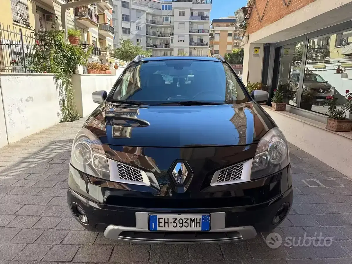 Usata Renault Koleos Luxe 150 CV (110 kW) 2011 Nero SUV