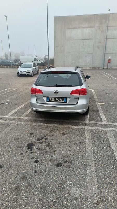 Usata VW Passat 140 CV (102 kW) 2011 Grigio Station wagon