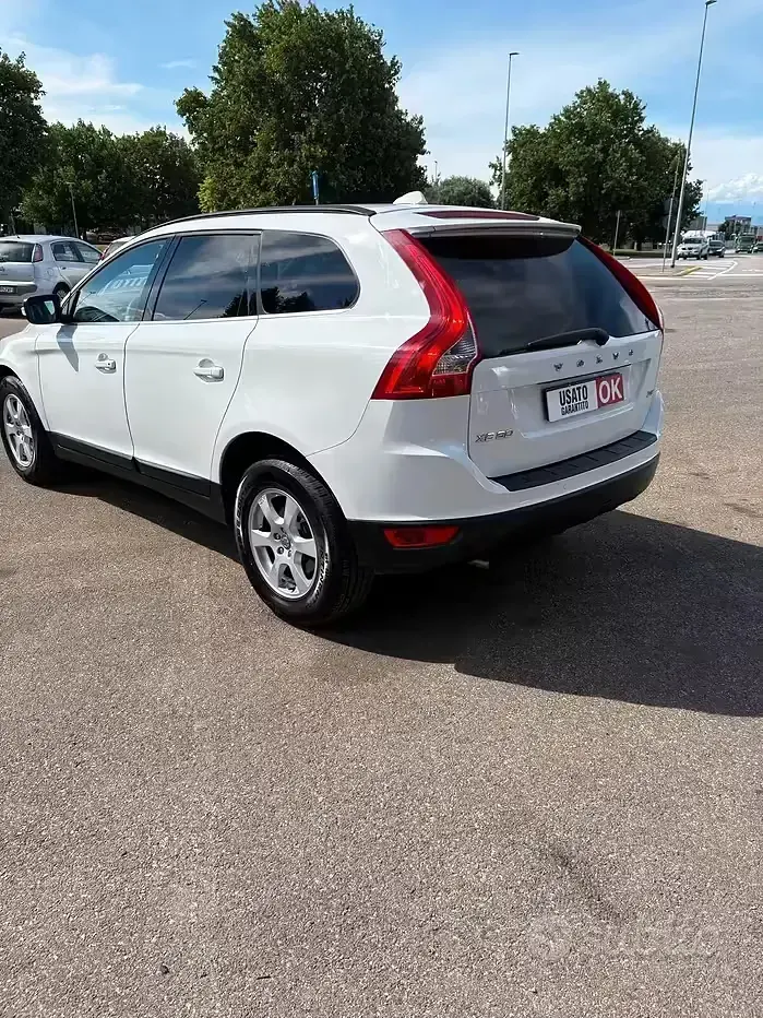 Usata Volvo XC60 R-Design 163 CV (119 kW) 2010 Bianco SUV