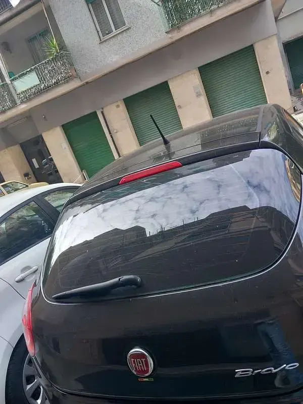 Usata Fiat Bravo Dynamic 120 CV (88 kW) 2011 Nero Utilitaria