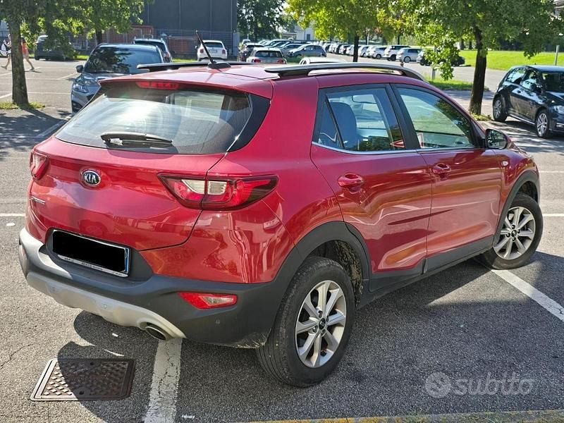 Usata Kia Stonic Style 84 CV (61 kW) 2018 Rosso SUV