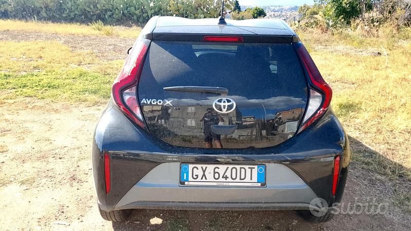 Usata Toyota Aygo X 72 CV (52 kW) 2025 Grigio SUV