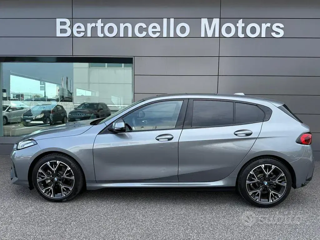 Usata BMW 120 M Sport 170 CV (125 kW) 2025 Grigio Utilitaria